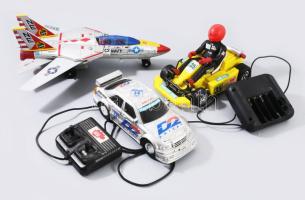 3 darab régebbi működő játék, közte irányíthatóak, klf méretben.