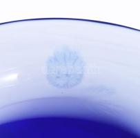 Kétrétegű hutaüveg váza, jelzés nélkül, hibátlan, m: 12,5 cm