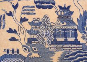 cca 1920, Japán bowl "blue willow" mintával. Jelzett, mázszíneződéssel, d: 26 cm