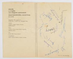 1967 Magyarország-Ausztria (5:1) öregfiúk labdarúgó mérkőzés játékosok által aláírt lap, közötte Ara...