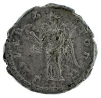 Római Birodalom 143-144 / Antoninus Pius / Róma / Denarius Ag (3,59g) T:XF patina / Roman Empire 143...