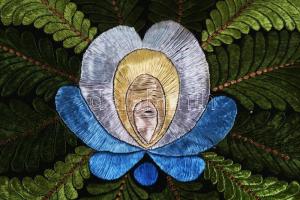 Virágmintás hímzett terítő d: 80 cm