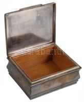 Ezüst (Ag) doboz, fa betéttel, jelzett, 11x9 cm, bruttó 227g
