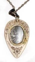 Ezüst (Ag) képtartós medalion, üvegezett, zsanérja sérült, zománcozott, lánccal, jelzett, bruttó 30g