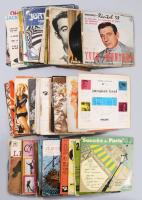 54 darabos francia kisalakos bakelit válogatás, közte Jane Birkin, Edith Piaf, Gerard Lenorman, Jacques Brel, Toni Jacque, Andre Brasseur, Gilbert Bécaud, Léo Ferré, Jean Ferrat, Claude Goaty, Dalida, Juliette Gréco, Serge Gainsbourg, Charles Aznavour, Yves Montand, Joan Baez, Jacques Brel, Jean-Marc Tennberg, Guy Beart, Jacky Mouliere, Félix Marten, Magali Noel, Catherine Sauvage, stb.