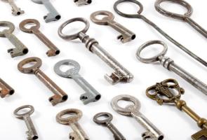 21 darab régi kulcs, klf méretben