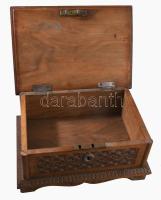 Homonnai Műfaragó Szakiskola vizsgamunka, gazdag faragással díszített fa doboz, kulcs nélkül, elemhi...