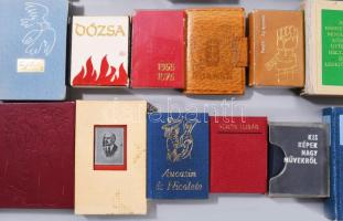 22 db minikönyv, vegyes témákkal