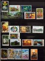 Thaiföld kis gyűjtemény szép motívumokkal, benne 38 db bélyegfüzet, 7 db 2 oldalas A/4 berakó lapon ...