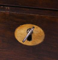 Nagyméretű art deco intarziás díszdoboz, kulccsal, működő zárral, minimális kopással, 28x53 cm