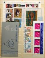 Vatikán kis tétel, sorok, blokkok, kisívek, bélyegfüzetek 4 nagy Schaubek berakólapon / Small lot, s...