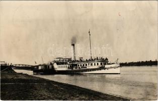 1933 "JOSEF CARL" DGT-HILDEGARDE típusú lapátkerekes gőzhajó / Hungarian paddlewheeler passenger steamship. During the First World War, she was pressed into service by the k.u.k. Zentraltransportleitung (ZTL), photo (EB)