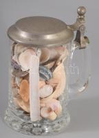 Üveg söröskorsó, benne kagylókkal, m: 16 cm