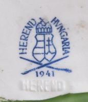 Herendi és Capodimonte rózsák, jelzett, sérüléssel