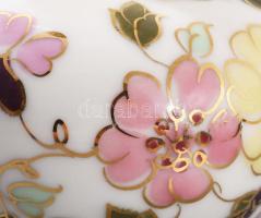 Zsolnay pillangó mintás váza. Jelzett, hibátlan, m: 11,5 cm