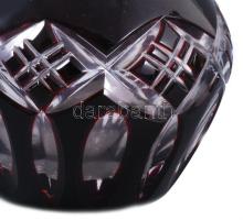 Vörösen pácolt kristály váza, m: 11 cm