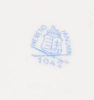 Herendi Viktória mintás váza. Talpánál lepattanással, jelzett, m: 23 cm