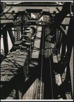 cca 1930 "A Bauhaus iskola modernizmusa", 1 db modern nagyítás a néhai Népművelési Intézet fotóművészeti referensének gyűjteményéből, "A fotóművészet egyetemes története" című előadásának anyagából, jelzés nélkül, 15x21 cm