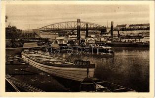 A Magyar Királyi Folyam- és Tengerhajózási Részvénytársaság (MFTR) "VÉRTES" vontató gőzöse / WEKERLE SÁNDOR sidewheeler steam tug at the port of Komárno. She was requisitioned by the k.u.k. Zentraltransportleitung (ZTL) for service on the Danube during the First World War + "1938 Komárom visszatért" So. Stpl.