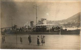 Nagymaros, KECSKEMÉT (előtte SM Pb VIZA) Wels-típusú őrnaszád / KECSKEMÉT, Hungarian river guard ship (formerly K.u.K. Kriegsmarine Patrouillenboot VIZA, Danube Fleet patrol boat). photo (r)