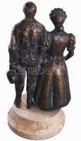 Józsa Lajos (1944-): Bika Bálint és felesége. Bronz, talapzaton, jelzett, m: 34,5 cm /// Lajos Józsa...