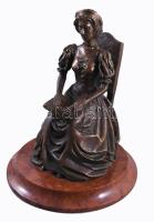 Józsa Lajos (1944- ) - Lórántffy Zsuzsanna. Bronz, márvány talapzaton, jelzett, m: 30 cm