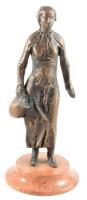 Józsa Lajos (1944-): Vízhordó asszony. Bronz, márvány talapzaton, m: 25,5 cm
