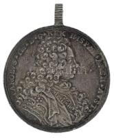 Habsburg Birodalom 1706. "CAROLVS III D G REX HISPAN ARCII AVST / VNIVS LIBERATIO ALTERIVS OPRESSIO - FVGA GALL ET ECLIPS EOD DIE 12 MAI 1706" kétoldalas Ag emlékérem Barcelona ostromának emlékére, napfogyatkozással, füllel (31g/43mm) T:XF patina, ph. / Habsburg Empire 1706. "CAROLVS III D G REX HISPAN ARCII AVST / VNIVS LIBERATIO ALTERIVS OPRESSIO - FVGA GALL ET ECLIPS EOD DIE 12 MAI 1706" double-sided Ag commemorative medal of the siege of Barcelona, with solar eclipse, with ear (31g/43mm) C:XF patina, edge error