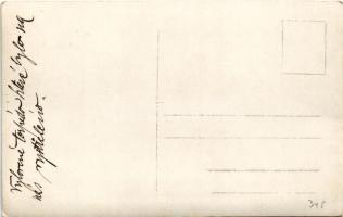 A háborúban felfegyverzett SAMSON aknaszedő gőzös matrózai egy torpedó maradványaival / K.u.K. Krieg...