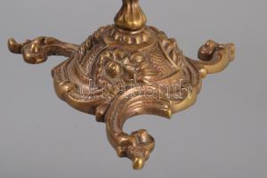 Díszes kétágú bronz gyertyatartó, 21x16 cm