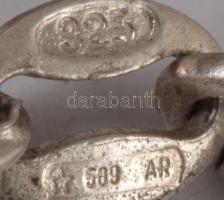 3 darab ezüst (Ag) nyaklánc, medálokkal, közte sérült, jelzett, bruttó 22,6g