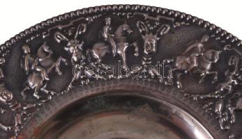 Lovas dísztányér, kis kopással, d: 31 cm