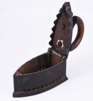 Vas szenes vasaló, 20x21 cm