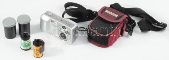 Olympus Camedia 5.0megapixel fényképezőgép, 2 filmmel.