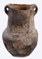 Kétfüles edény. Kárpát-medence, Avar kor, felülete sérült, m: 18 cm /// Two-handled vessel. Carpathian Basin, Avar period, surface damaged, height: 18 cm.