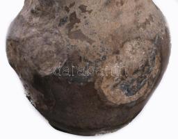 Kétfüles edény. Kárpát-medence, Avar kor, felülete sérült, m: 18 cm /// Two-handled vessel. Carpathi...