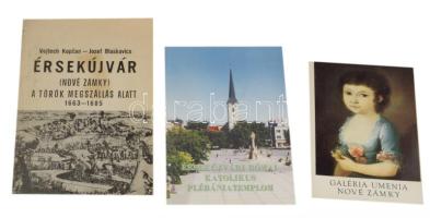 3 db Érsekújvárral kapcsolatos kiadvány: Vojtech Kopcan - Jozef Blaskovics: Érsekújvár (Nové Zámky) a török megszállás alatt 1663-1685.; Érsekújvári római katolikus plébániatemplom.; Galéria umenia Nové Zámky. Változó állapotban.