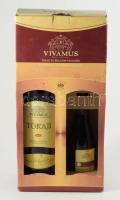 Vivamus Tokaji édes fehérbor (2006), 0,75 l + Sabernet Sauvignon (2003), 0,187 l. Eredeti kartondobozban, koszos.
