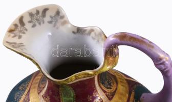 Csehszlovák porcelán váza antik jelenettel, matricás, jelzett, kopásnyomokkal, m: 28 cm