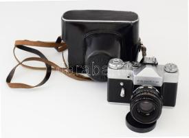 Zenit-B fényképezőgép, Helios-44-2 objektívvel, bőr tokjában.