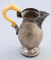 Ezüst (Ag) kiöntő csont nyéllel, 1833, jelzett, bruttó 152g