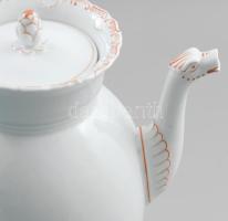 Meissen állatfej dekoros kancsó, jelzett, fedél szájánál kis lepattanással, m: 26,5 cm