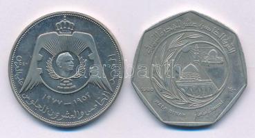 Jordánia 1977. 1/4D Cu-Ni "Ezüstjubileum - I. Huszejn király" + 1980. 1/2D Cu-Ni "Hidzsra - Mohamed vándorlásának tizenötödik évszázada" T:AU,XF Jordan 1977. 1/4 Dinar Cu-Ni "Silver Jubilee - Hussein I" + 1980. 1/2 Dinar Cu-Ni "The Hijra - Fifteenth Century of the Migration of Mohammed" C:AU,XF Krause KM#30, KM#42