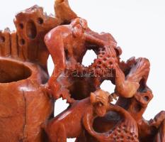 Faragott zsírkő ecsetmosó, állatfigurákkal, 21x14 cm