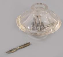 Régi tintás üveg, benne tollhegyekkel.