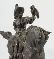 Vas lovas szobor galambbal, 18x18 cm