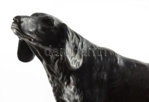 Patinázott bronz kutya szobor, 29x13 cm
