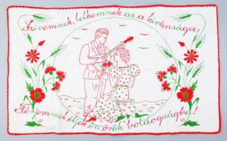 Kézzel hímzett konyhai falvédő, "Szivemnek, lelkemnek az a kivánsága, Férjemnek éljek én örök boldogságba" felirattal, 47x78 cm