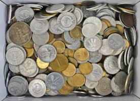 Vegyes, magyar és külföldi érmetétel mintegy ~1kg súlyban T:vegyes Mixed, Hungarian and foreign coin lot (~1kg) C:mixed