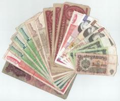 17db-os, főleg külföldi bankjegyből álló tétel, benne: Jugoszlávia, Magyarország, Szlovénia, Bulgária T:F-VG 17pcs banknote lot, from Yugoslavia, Hungary, Slovenia, Bulgaria C:F-VG